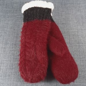 Mittens Warm Winter Wear Outdoor Outerwear Burgundy Soft Fleece Interior